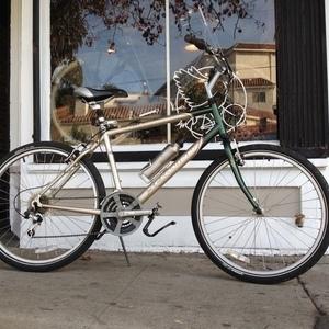2001 Schwinn Sierra700  Black