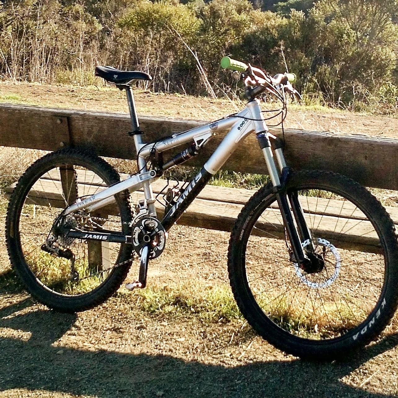 2006 Jamis Dakar XLT 1.0  Silver or Gray