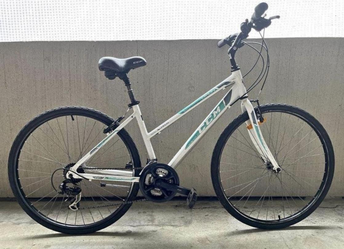 CCM Orion Women’s 700C Hybrid Silver, gray or bare metal and Teal