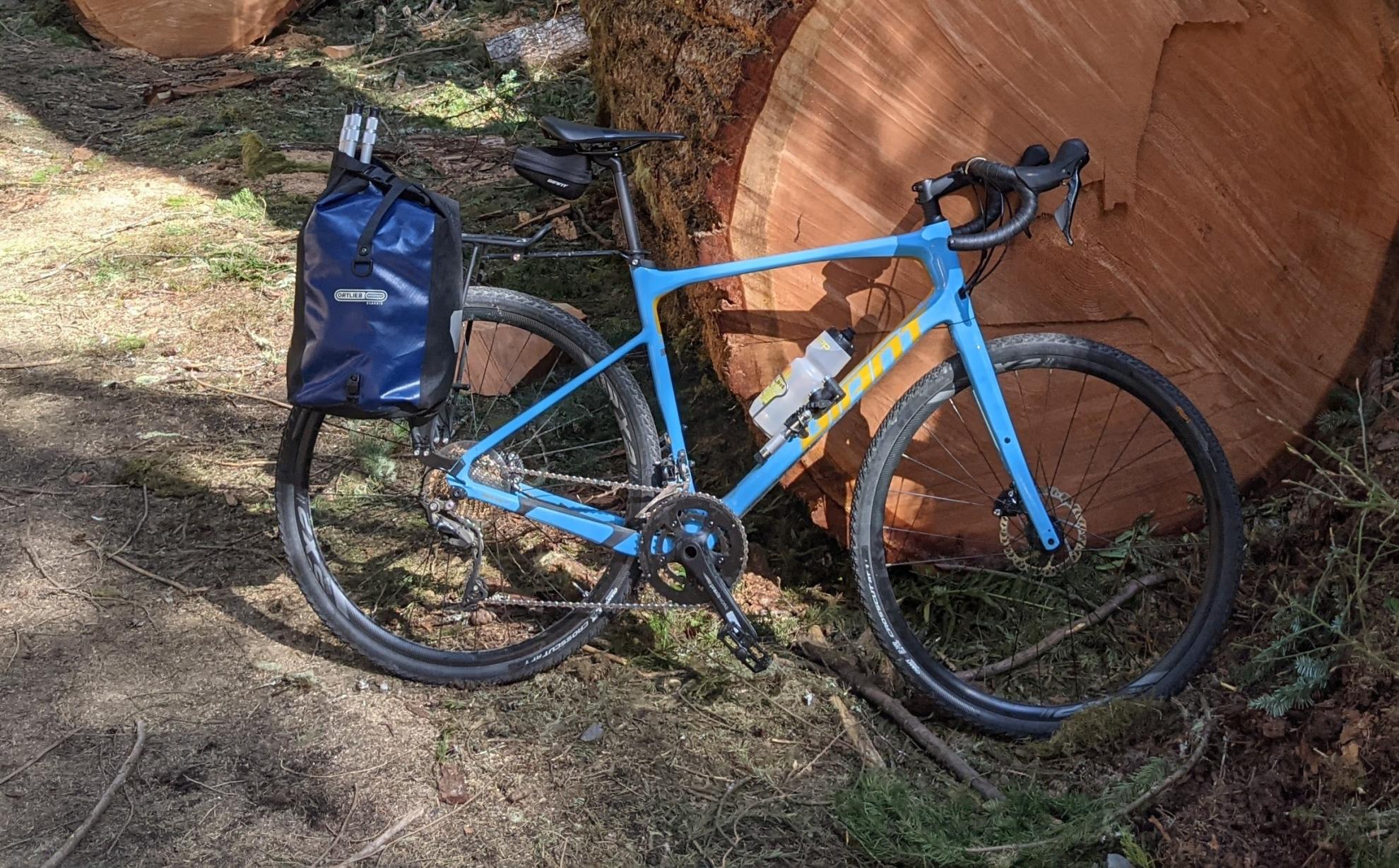 2020 Giant Revolt Advanced 2 Blue