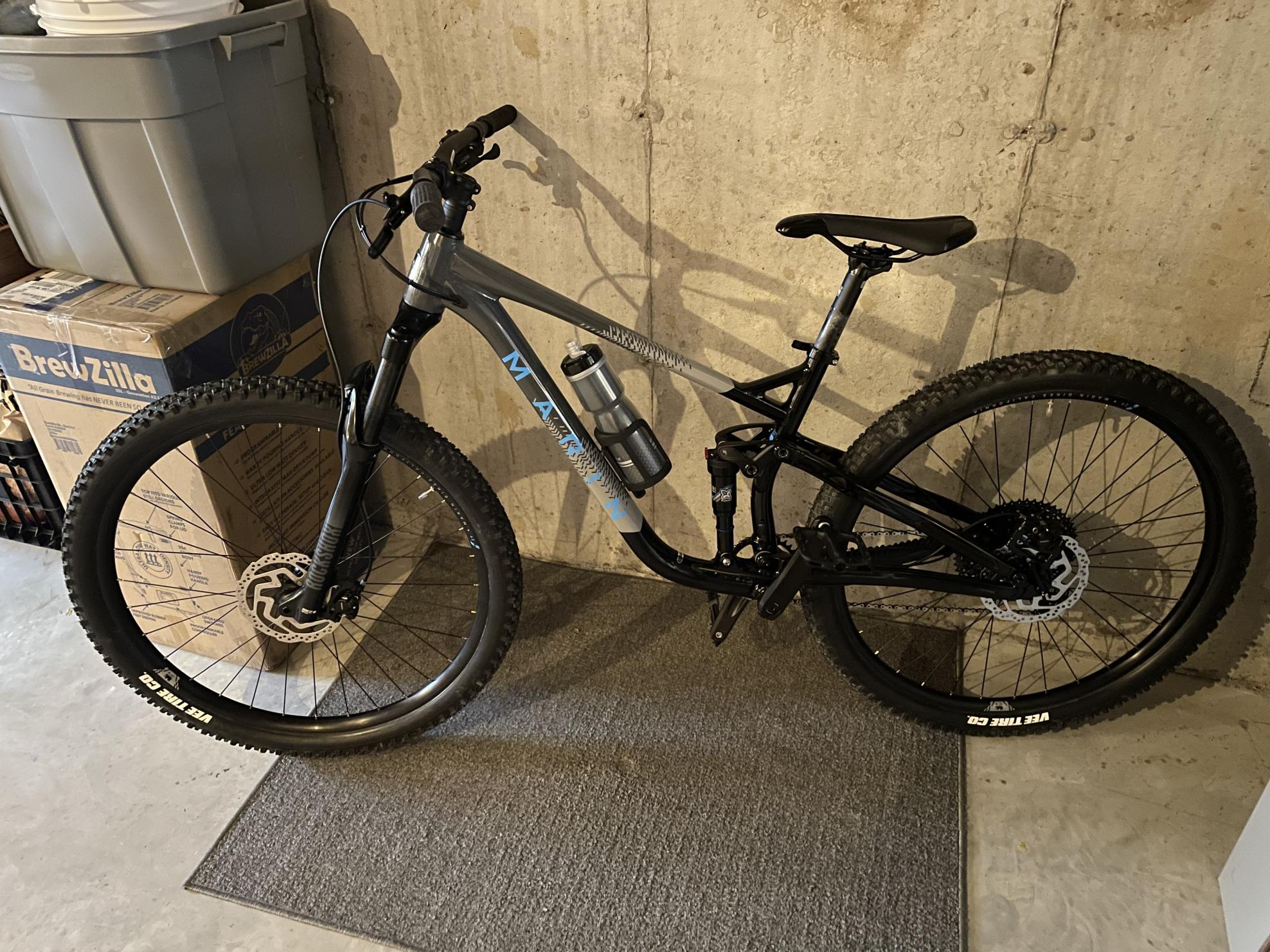 2022 Marin Bikes Rift Zone 1 Silver, gray or bare metal, Black, and Blue