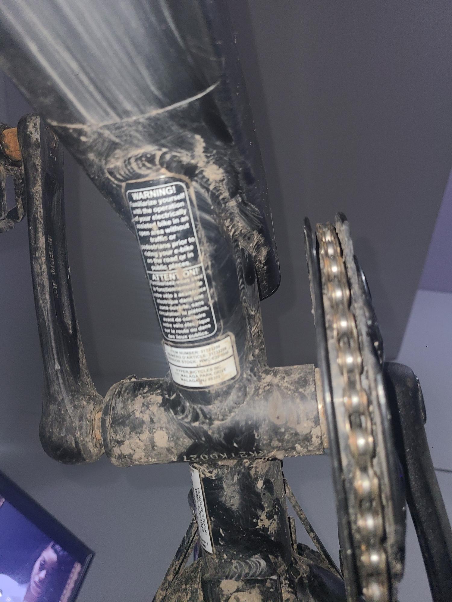 2023 Hyper ULTRA40 Black and Silver, gray or bare metal