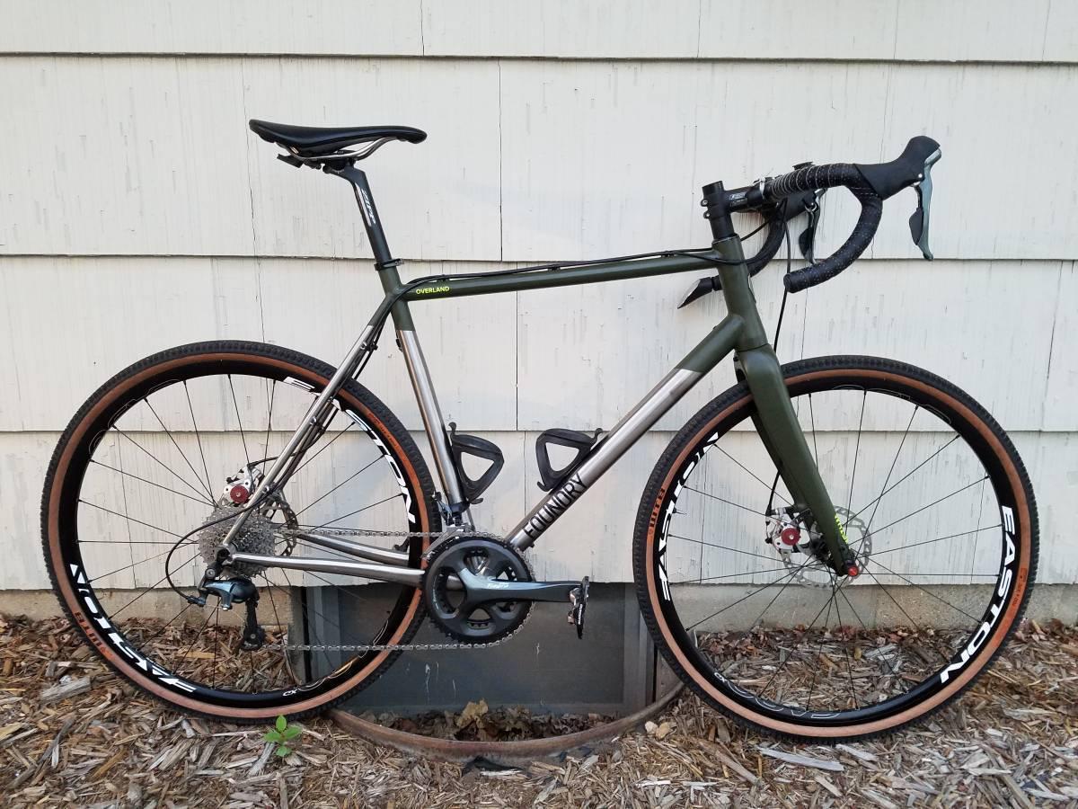 Foundry Cycles Overland Silver, gray or bare metal and Green