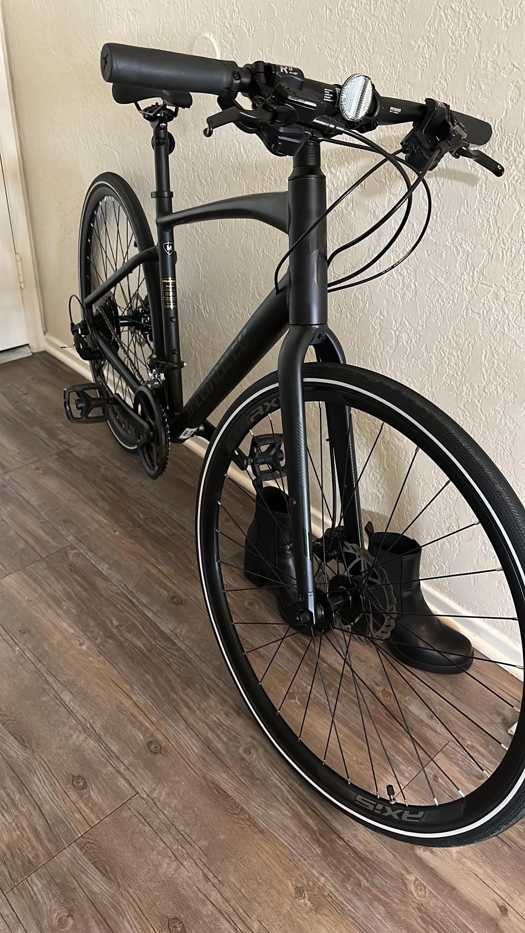 2023 Specialized Sirrus 2.0 Black
