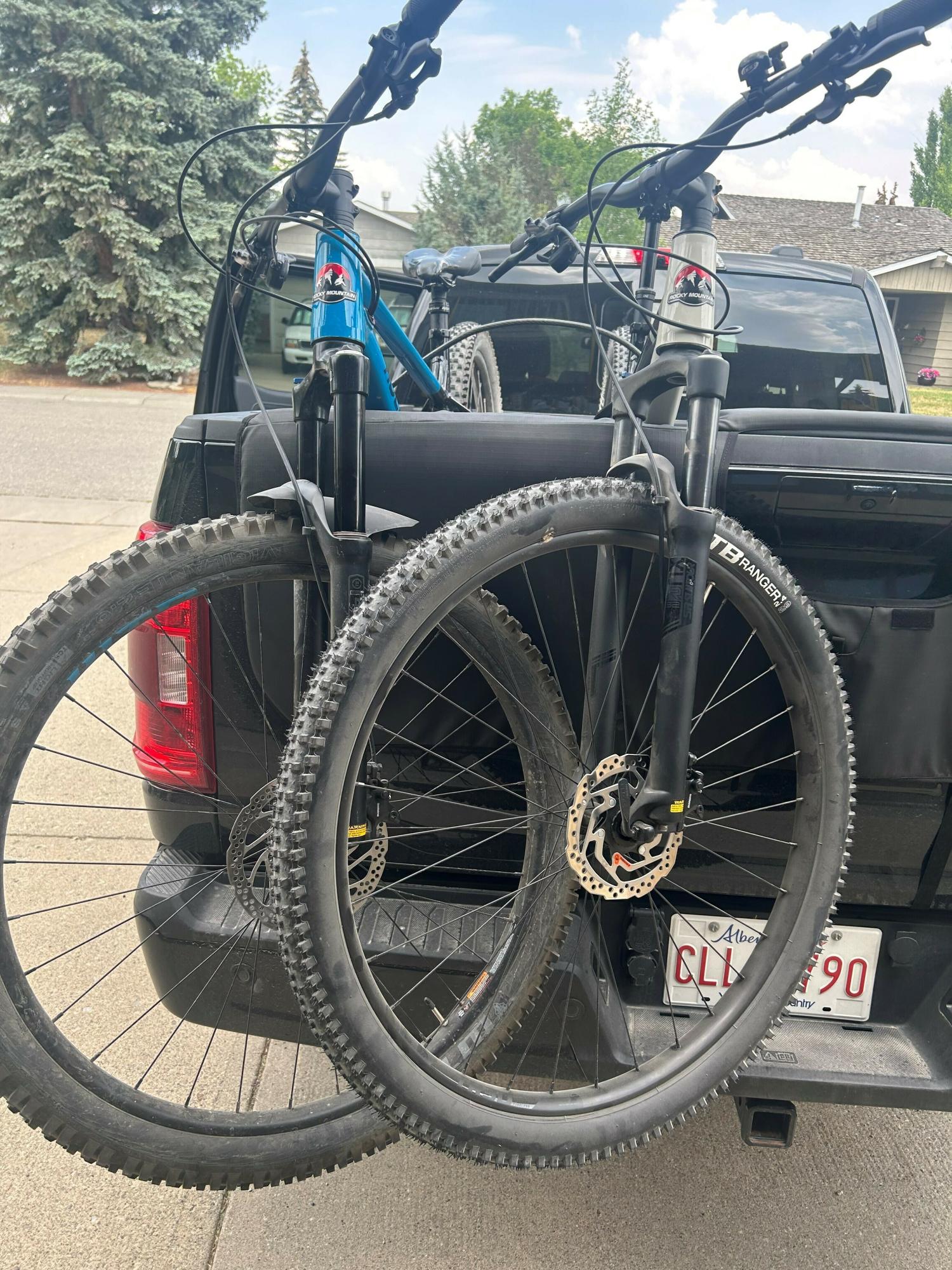 2023 Rocky Mountain Bicycles Fusion 30 Silver, gray or bare metal and Black