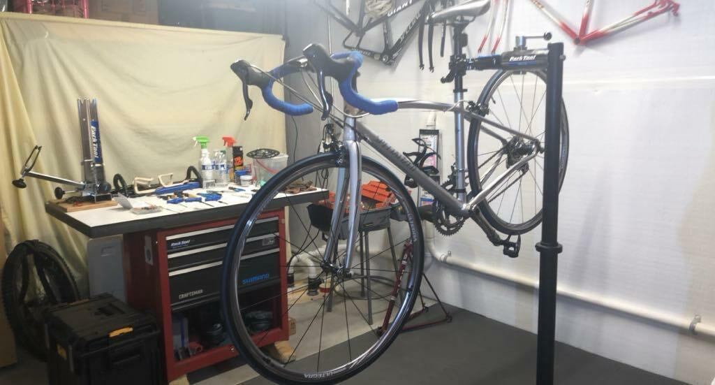 2010 Specialized Dolce Elite Compact Silver, gray or bare metal and White