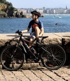2015 GT Bicycles Aggressor XS Black and Red