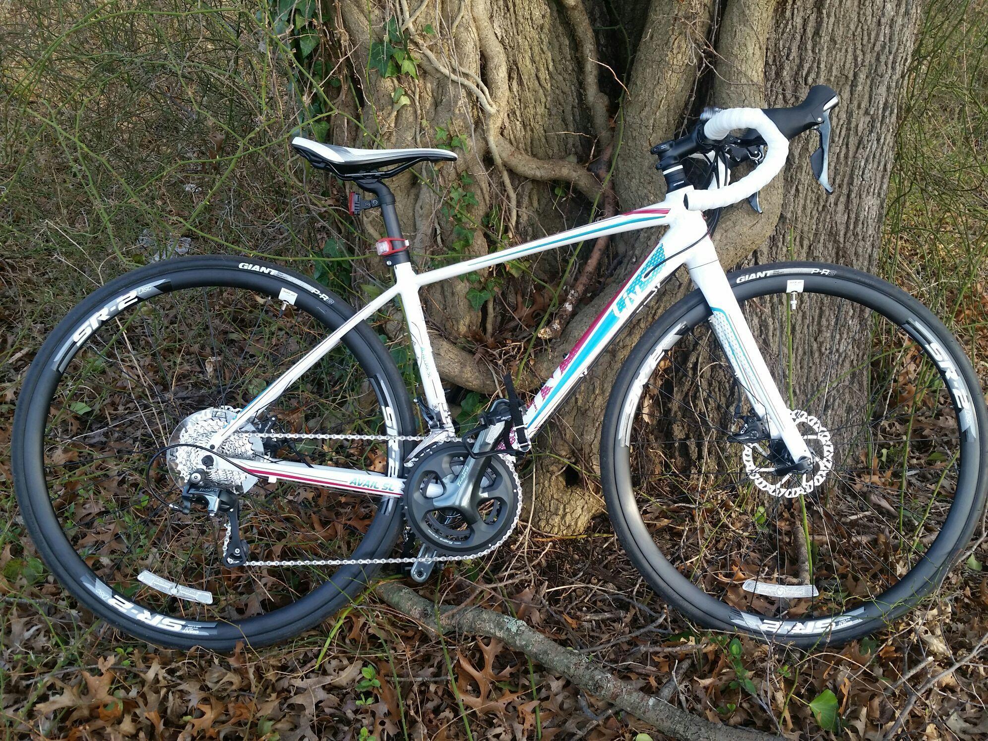 2017 Giant Avail White