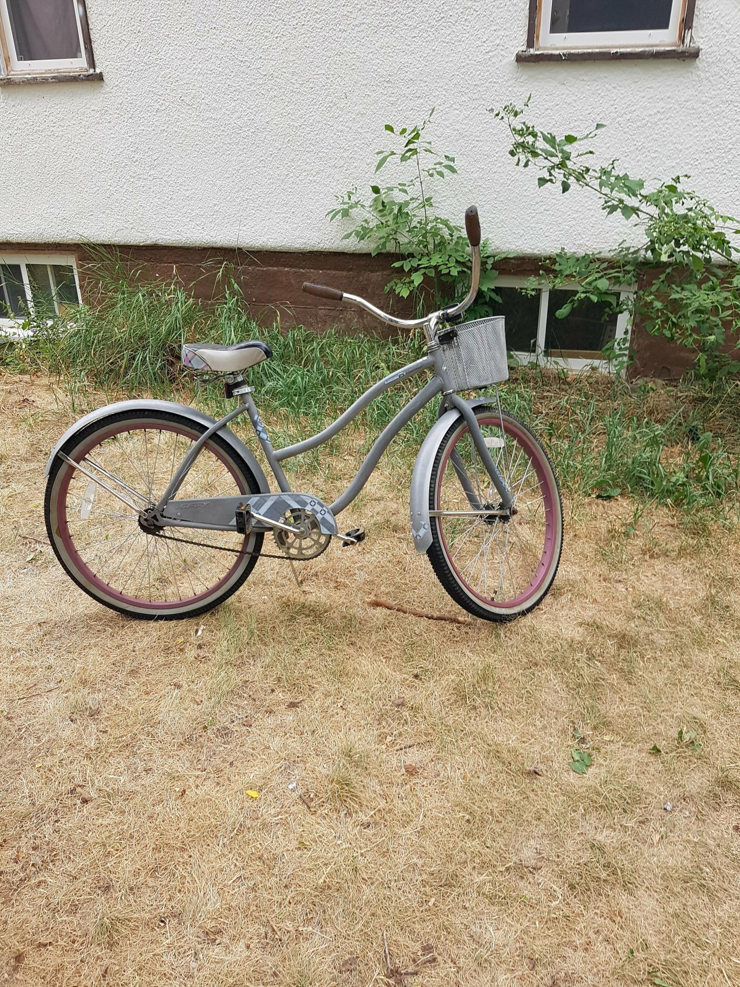 Huffy Cruiser Silver, gray or bare metal