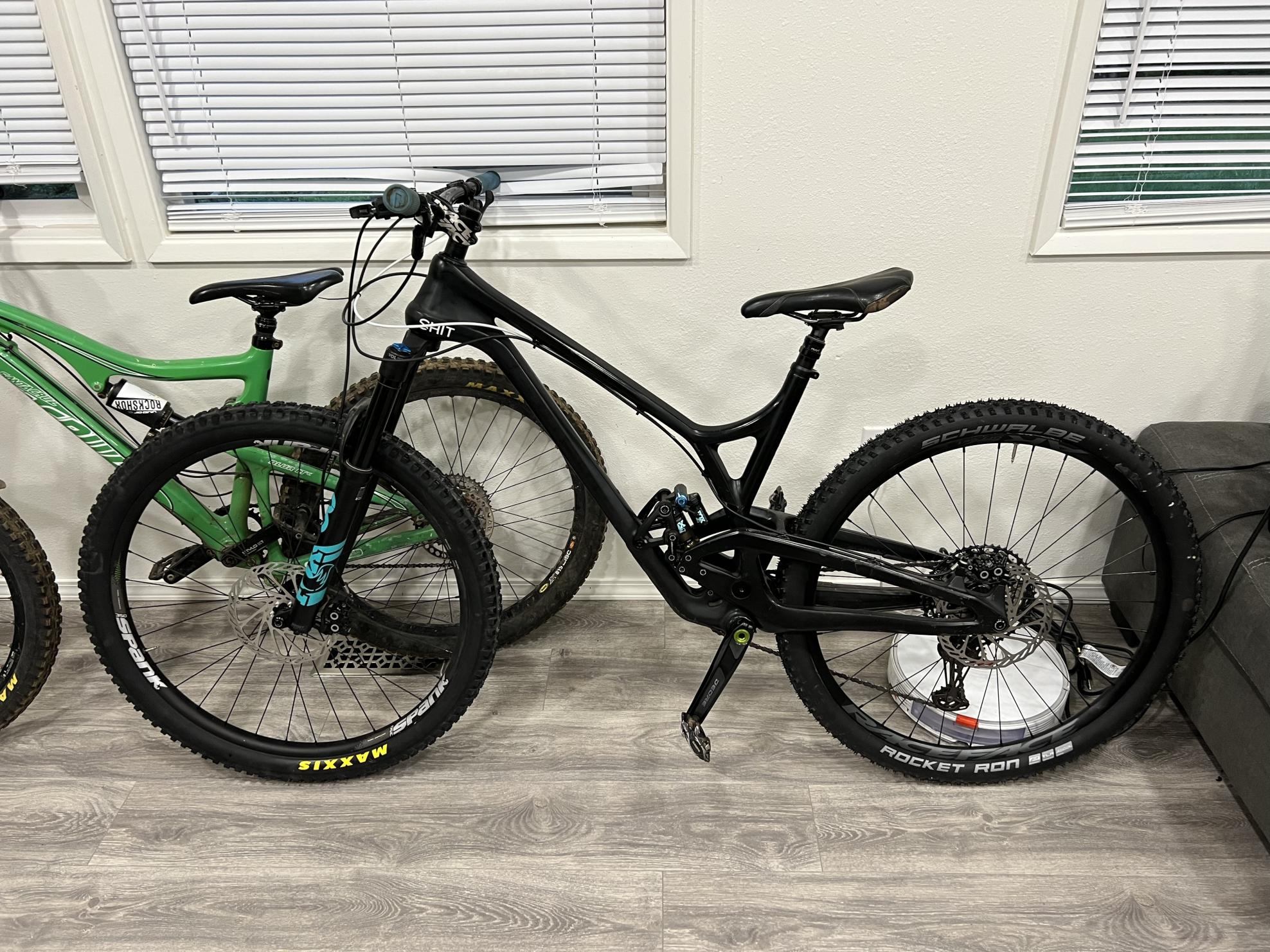 2019 Evil The offering Black