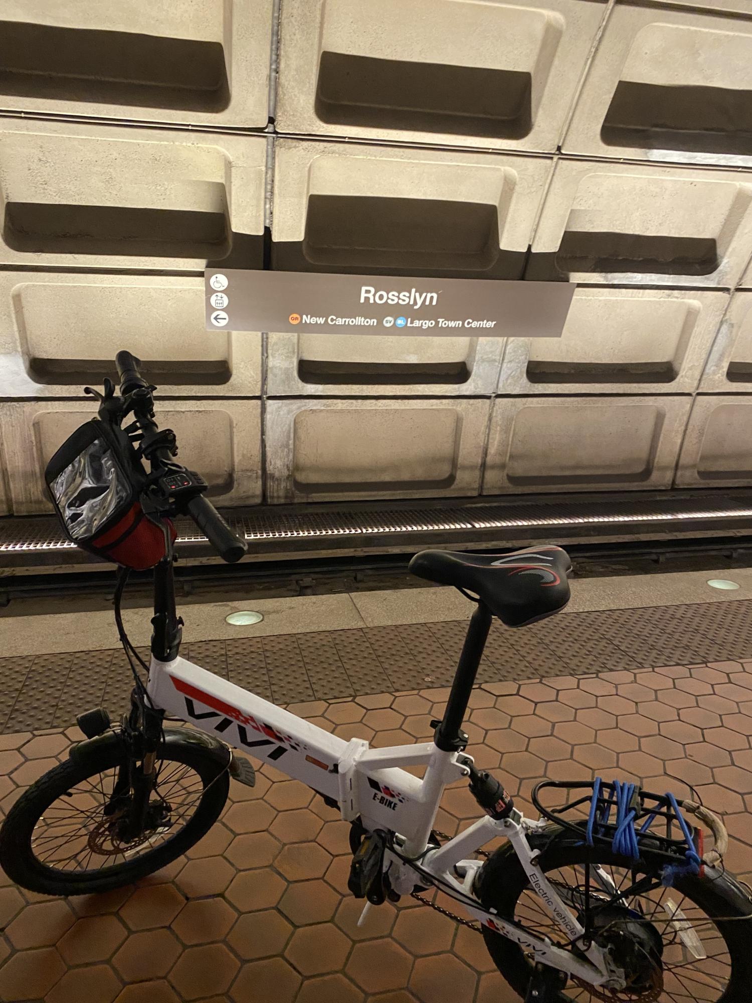 2024 Vivi Foldable White