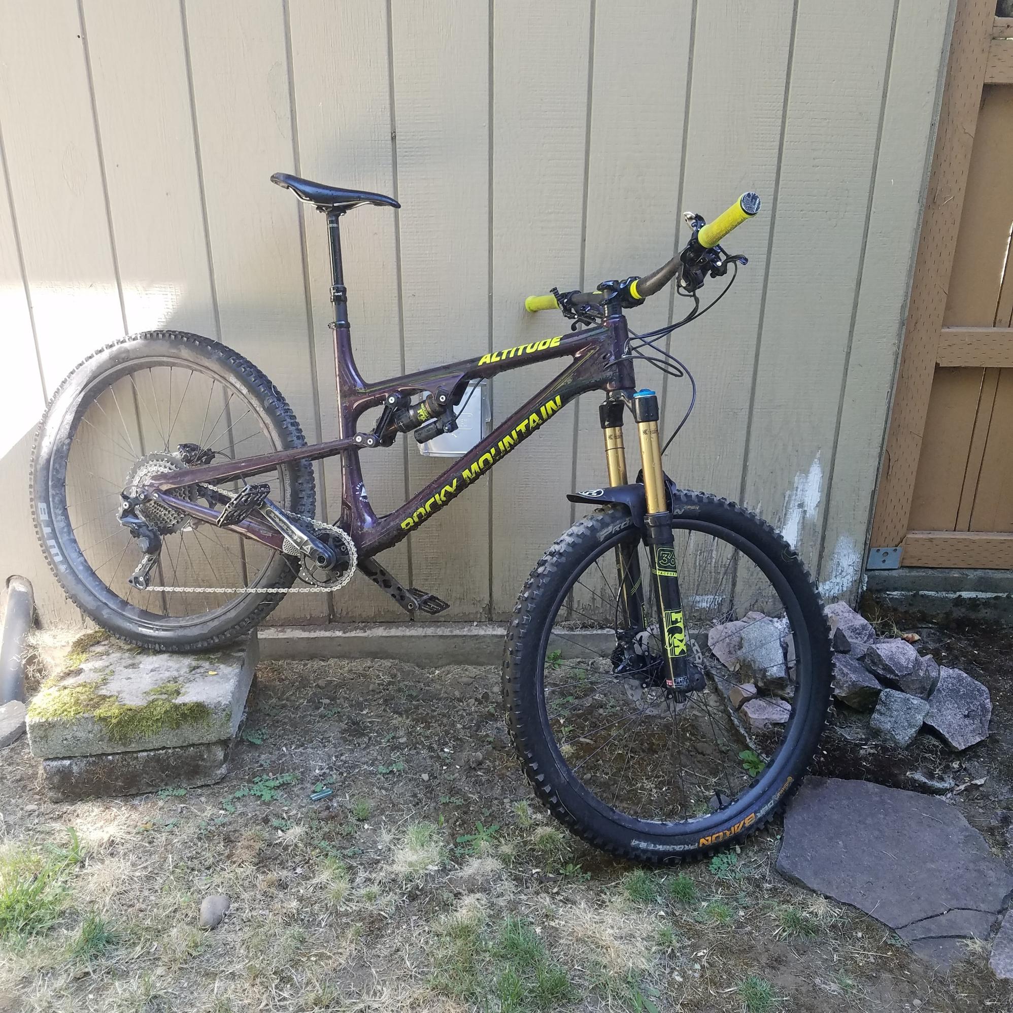 2016 Rocky Mountain Bicycles Altitude MSL 790 Purple