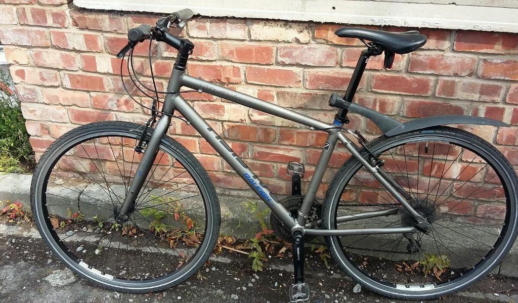 2014 Raleigh Strada 2 hybrid Silver or Gray