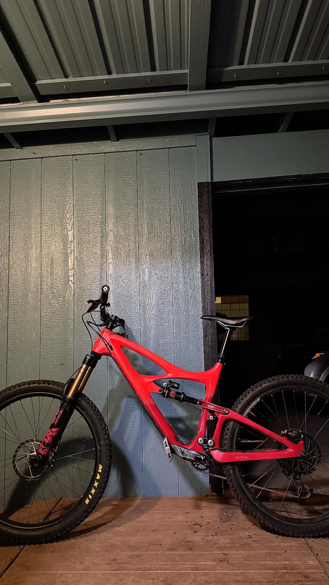 2021 Ibis Ibis mojo HD4 Red y Orange