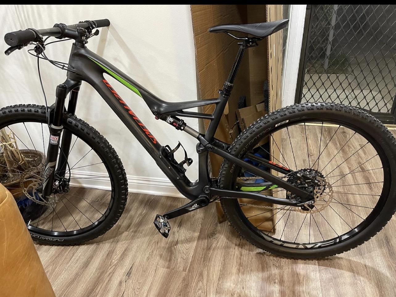 2016 Specialized Camber Comp Carbon 29 Black and Green