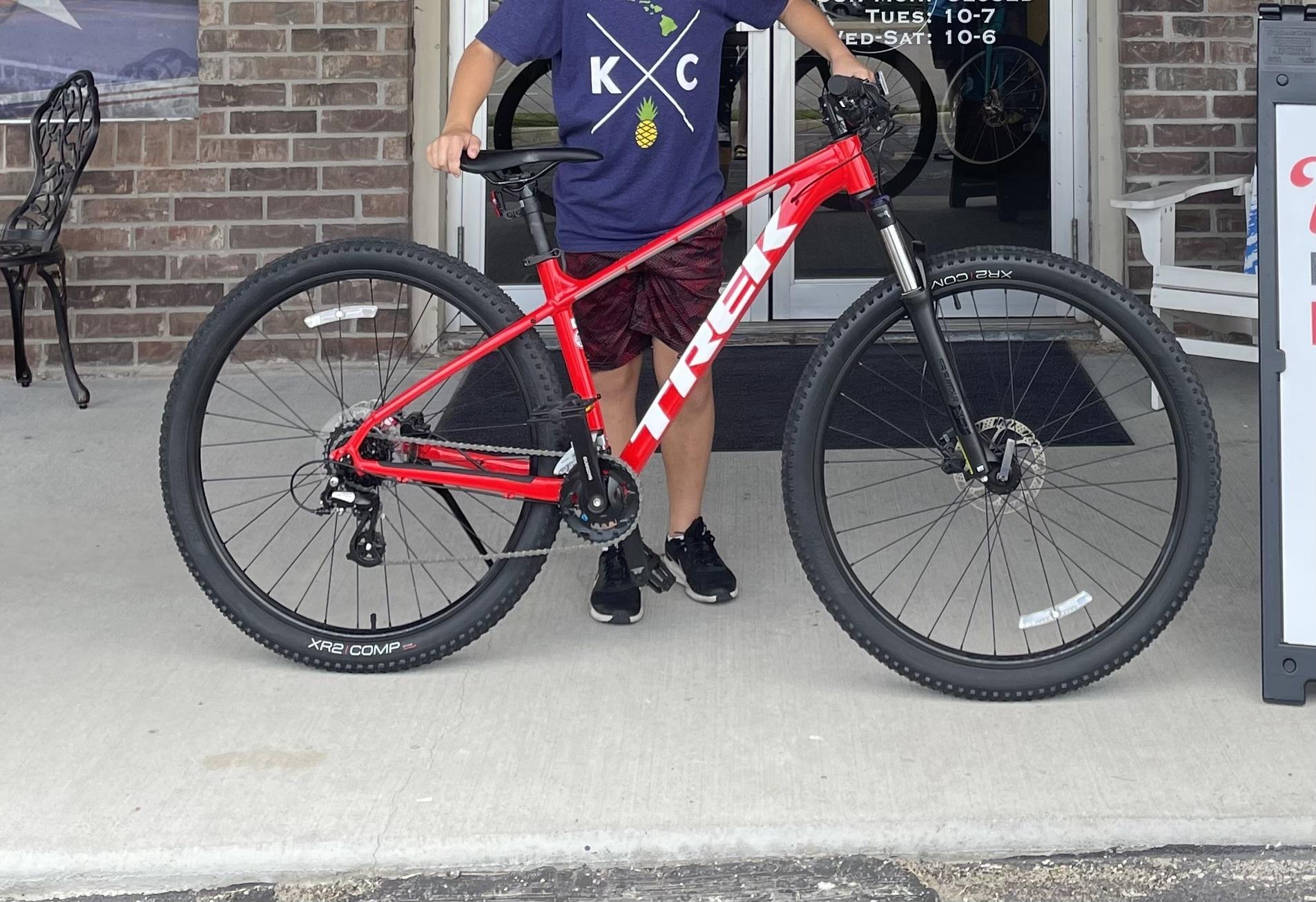 2022 Trek Marlin Red