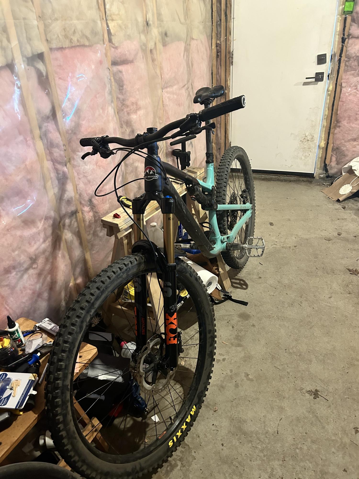 2021 Rocky Mountain Bicycles Instinct Blue