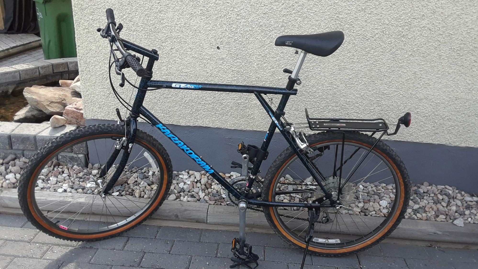 2007 GT Bicycles Karakorum Black and Blue