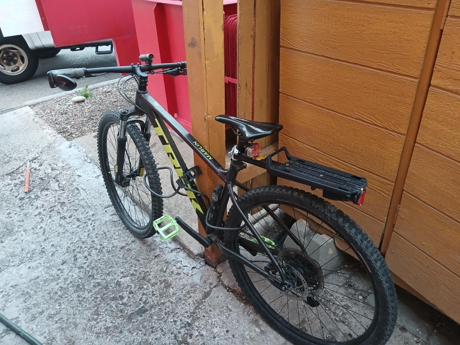 2022 Trek Marlin6 Black and Green