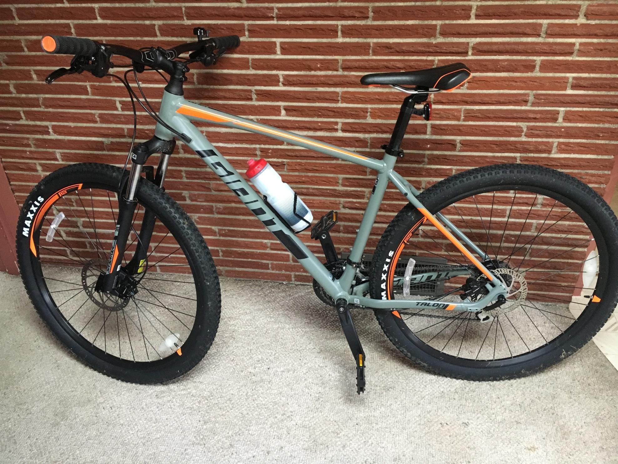 2019 Giant Talon 29 3 Silver, gray or bare metal and Orange