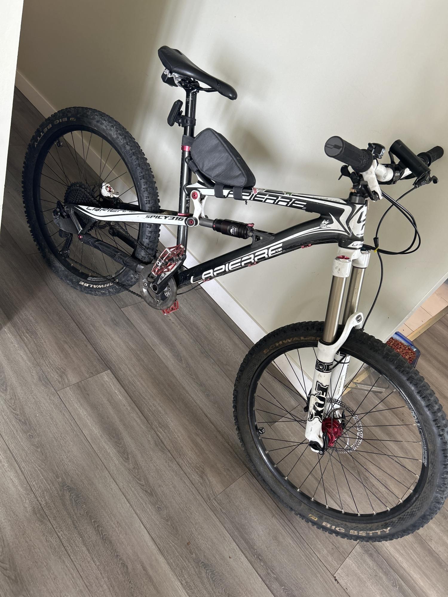 2011 Lapierre Spicy 316 Black and White