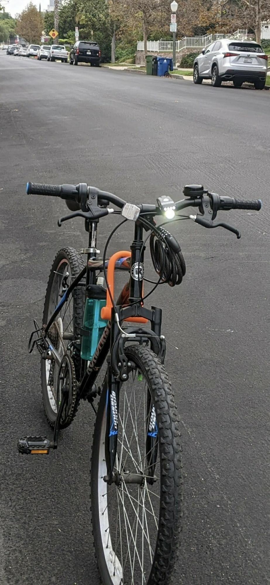 Roadmaster R4046WMM Black and Blue