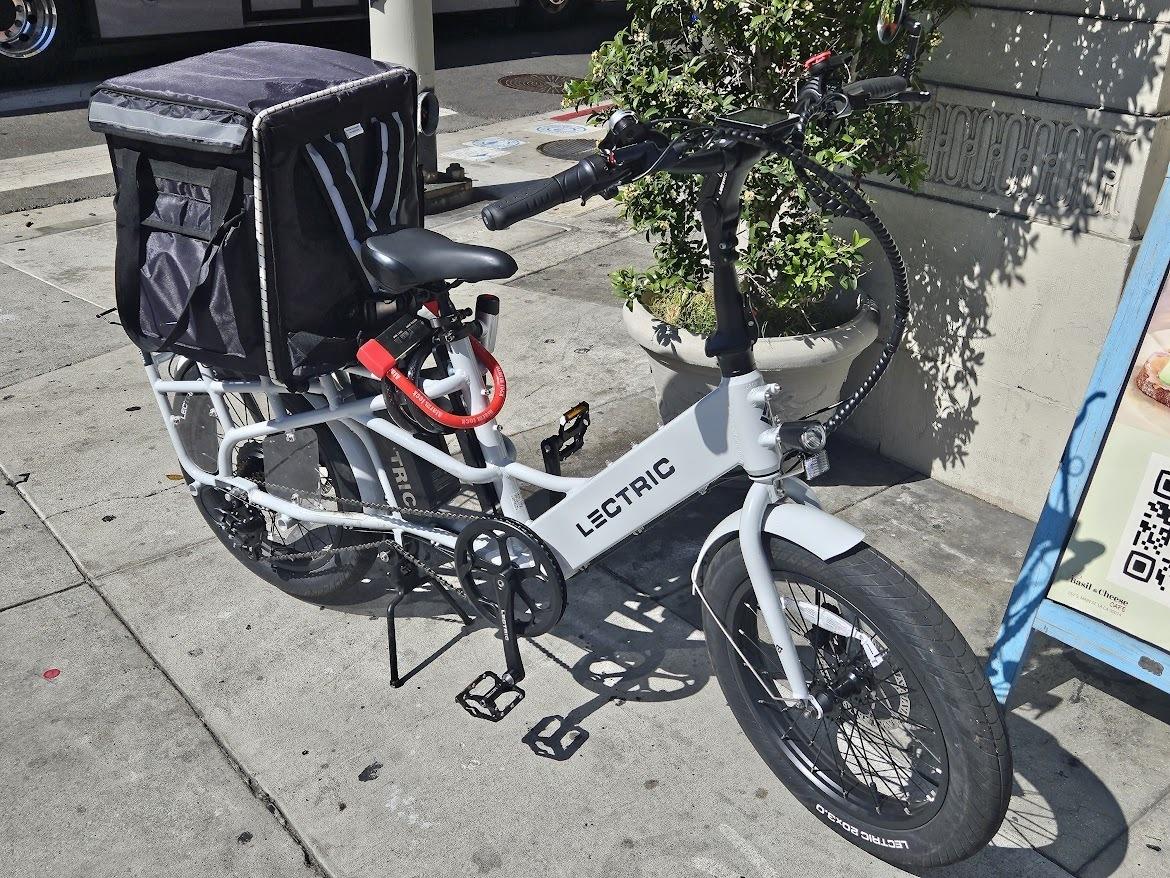 2023 Lectric eBikes xpedition cargo bike (rear storage) White