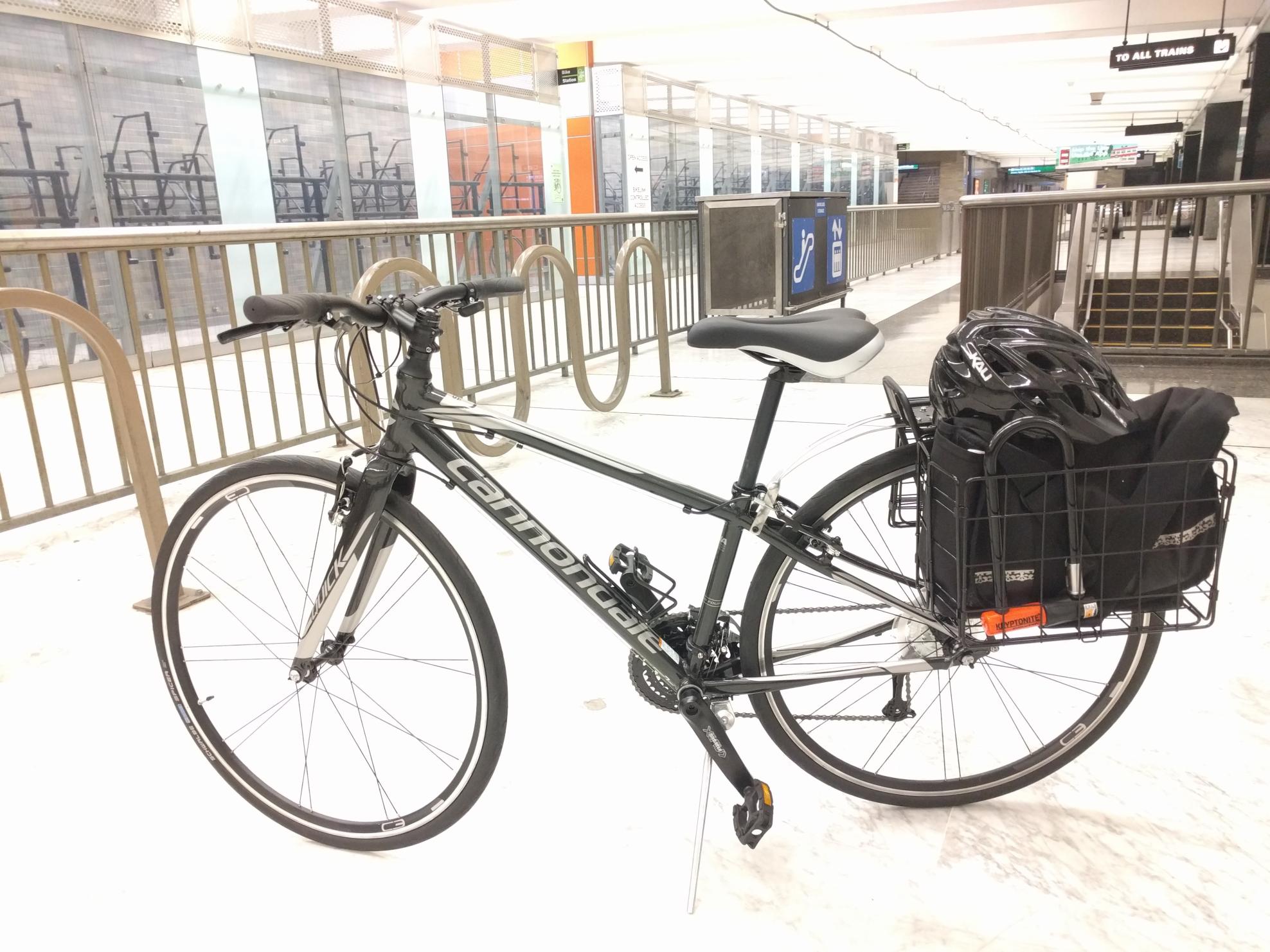 2016 Cannondale Quick 4 Black and Silver or Gray