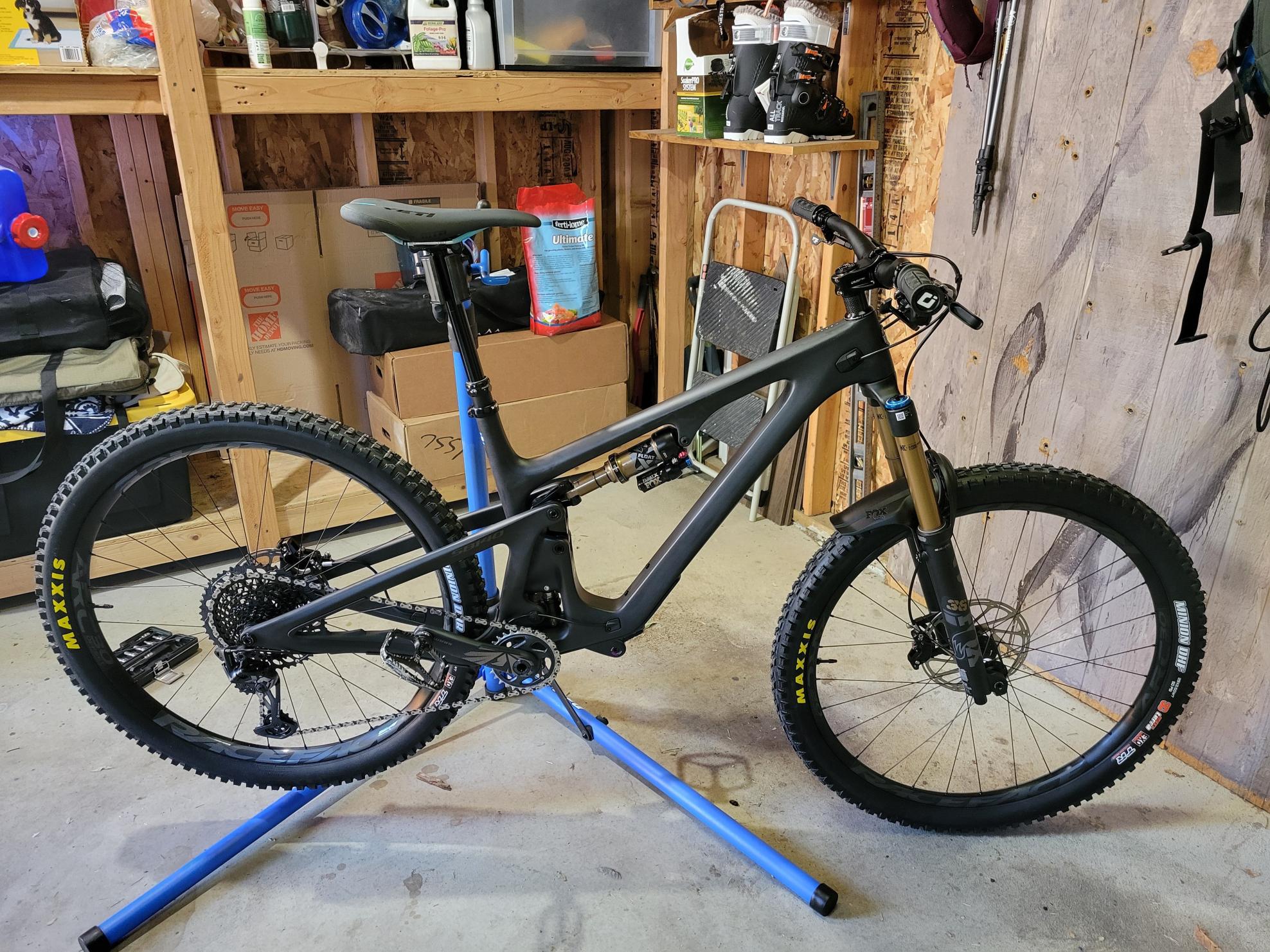 2024 Yeti sb140 Black