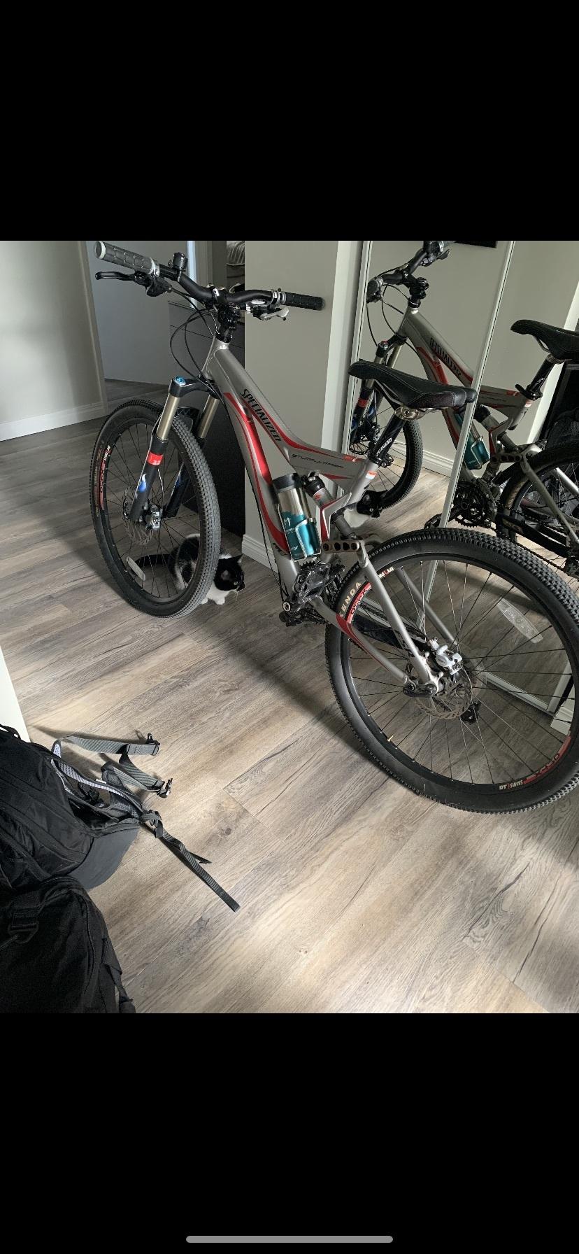 2016 Specialized Stump jumper Silver, gray or bare metal