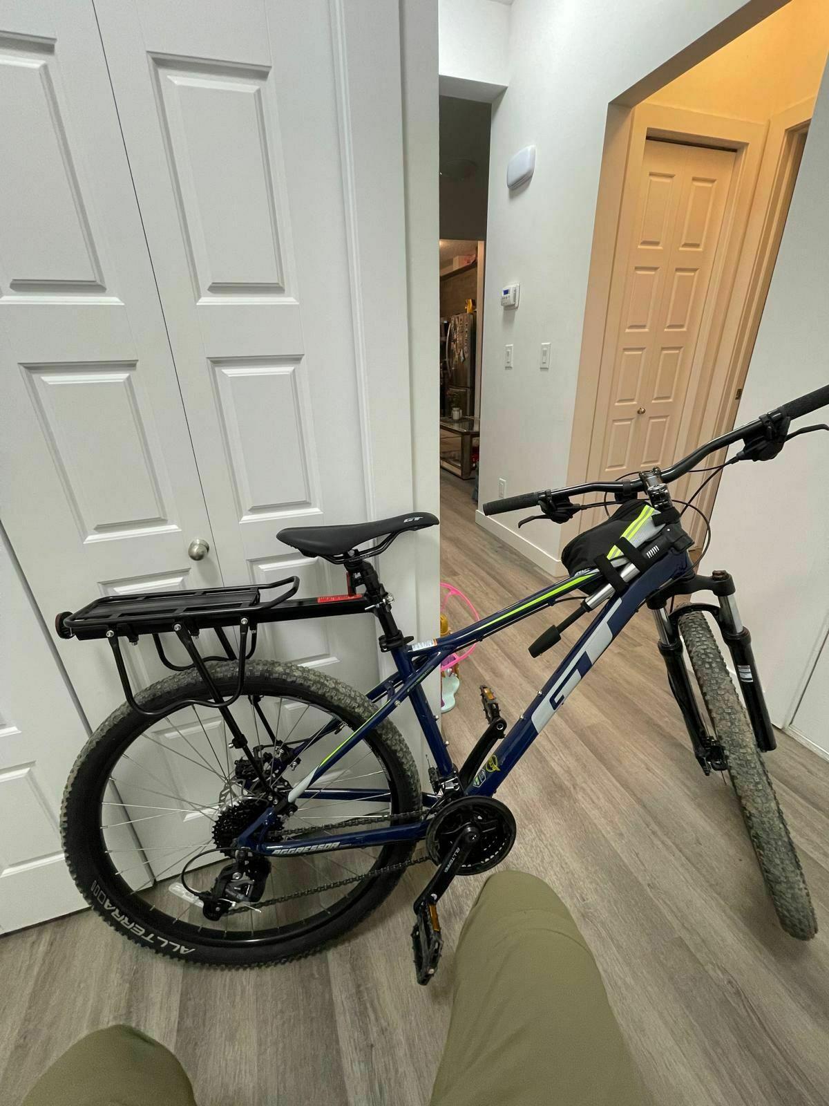 2023 GT Bicycles M Blue