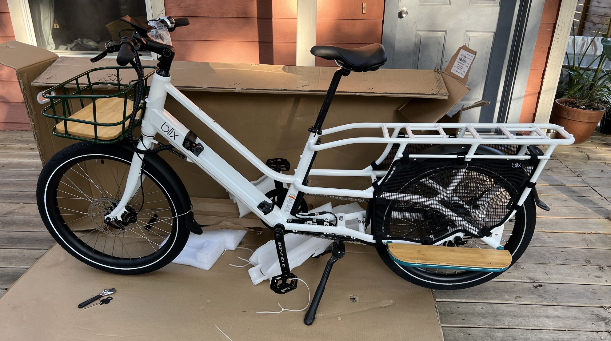 2022 Blix Packa Genie White