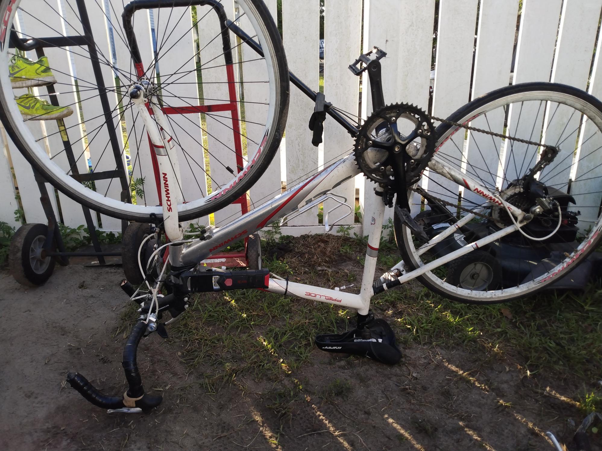 2022 Schwinn Hybrid prelude Silver, gray or bare metal