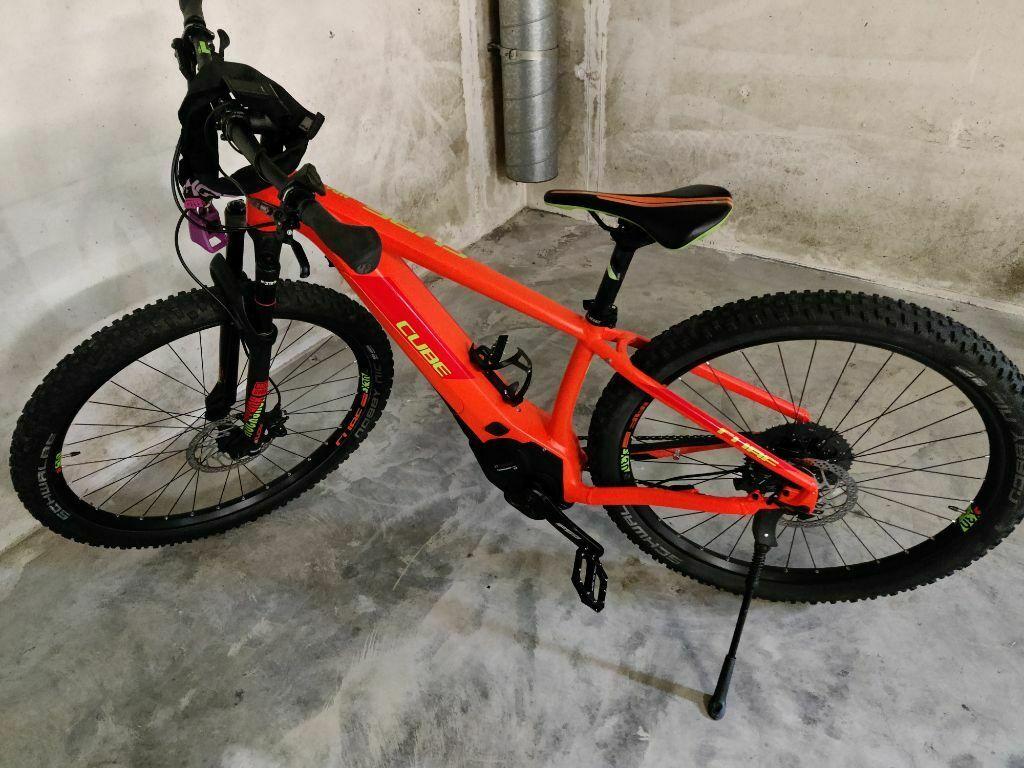 2019 Cube Reaction Hybrid Model 500 Orange