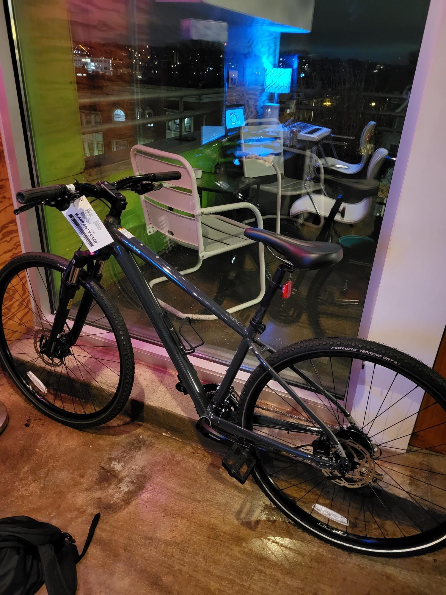 2022 Cannondale Quick CX3 Silver, gray or bare metal