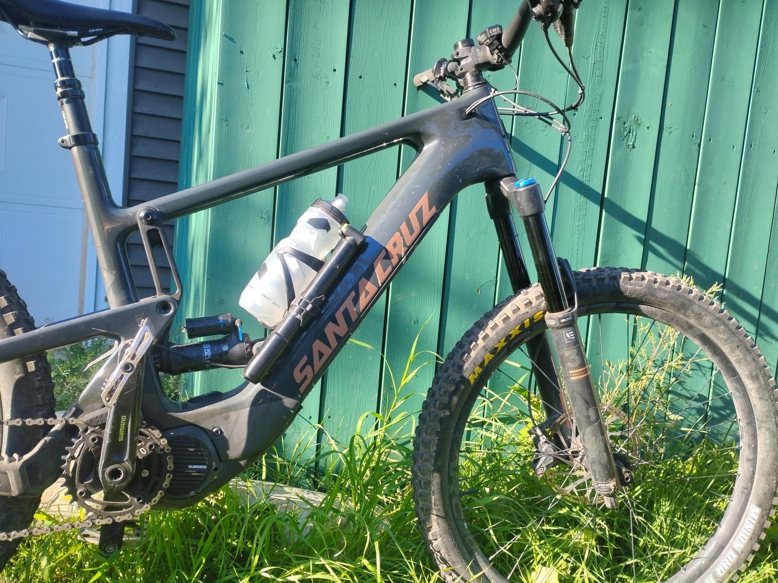 2023 Santa Cruz Heckler carbon CC Silver, gray or bare metal