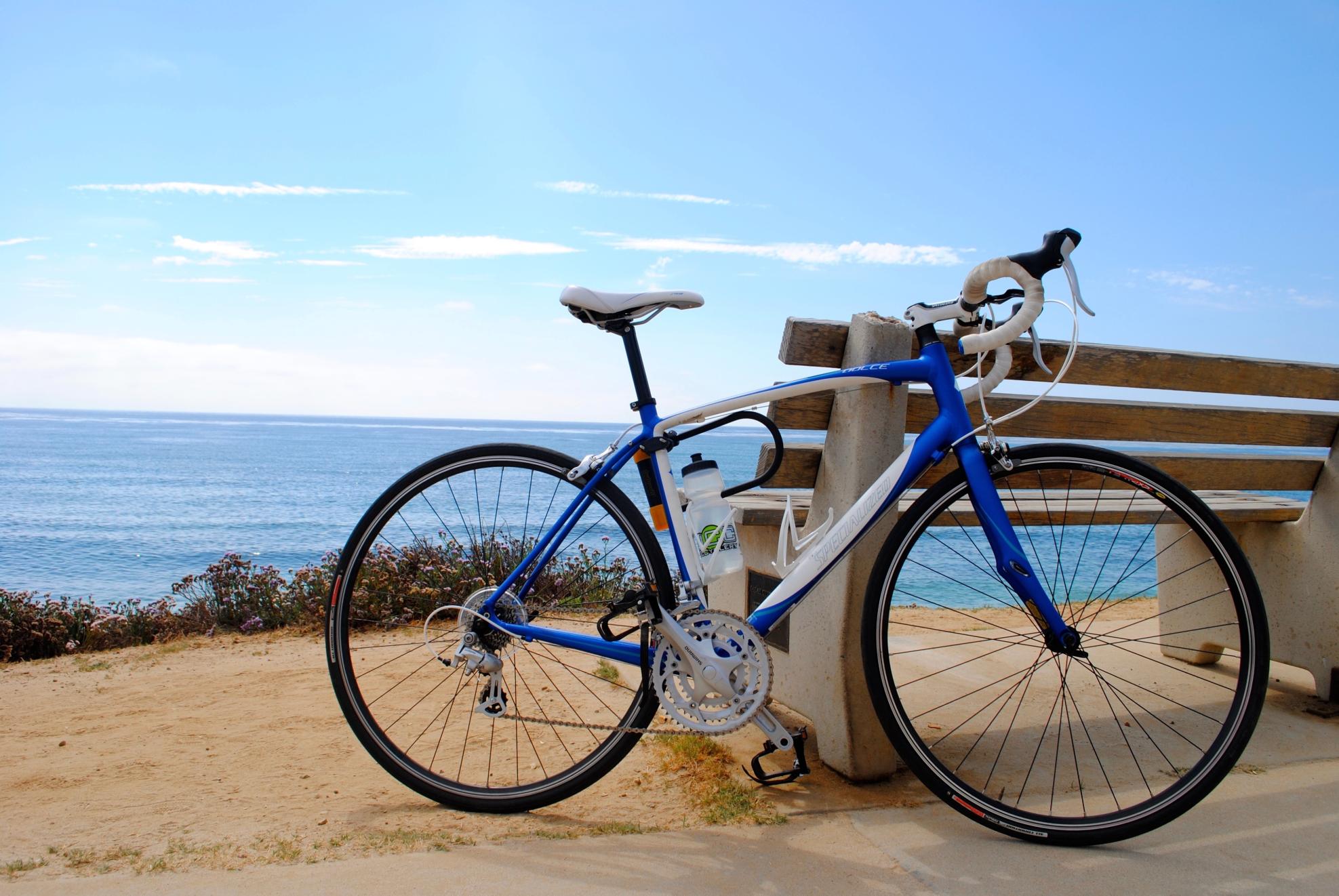 2011 Specialized Dolce Triple Blue and White (bike had a black Giant seat when stolen)