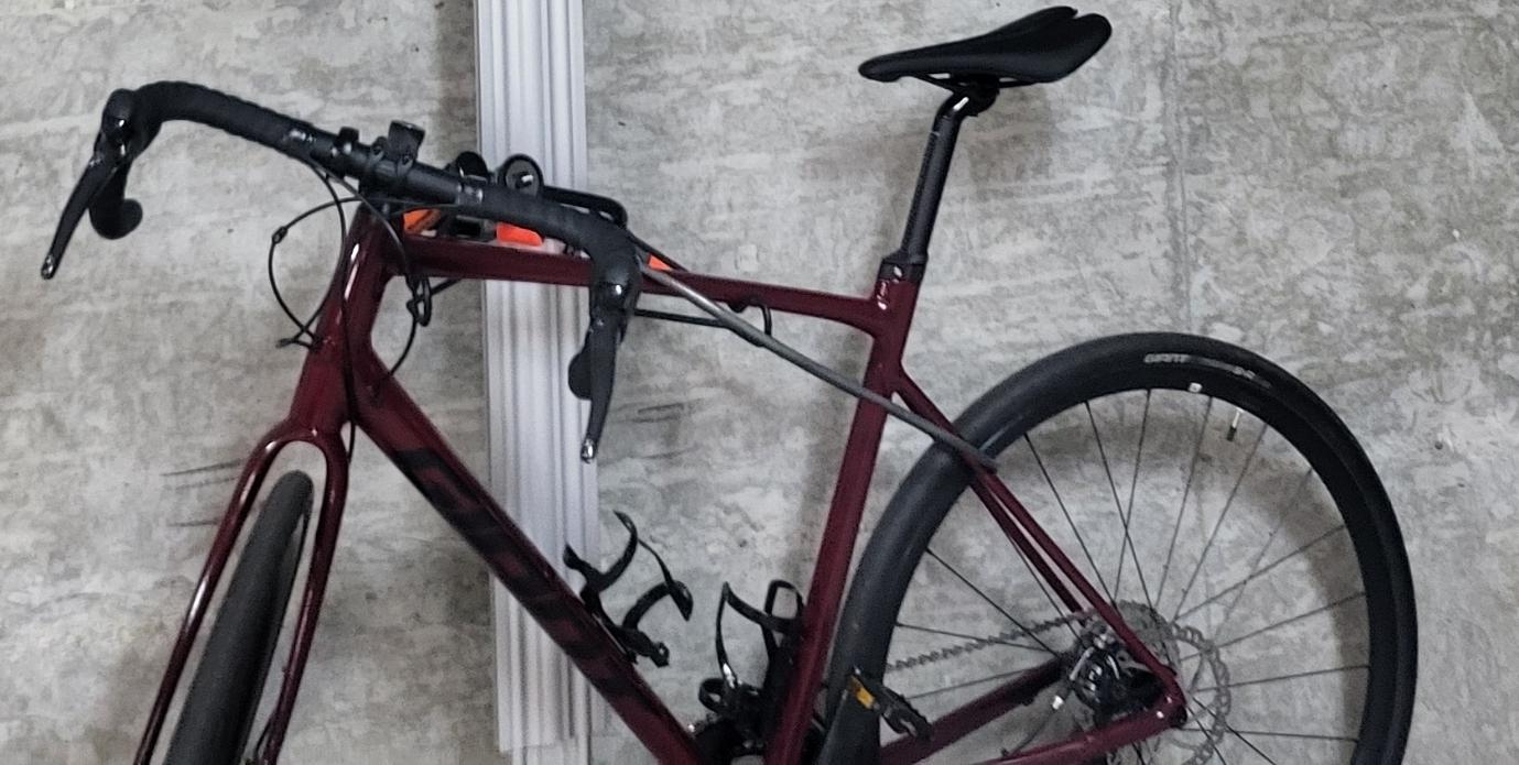 2023 Giant v1 Contend AR 3 - LG, Garnet Red and Black