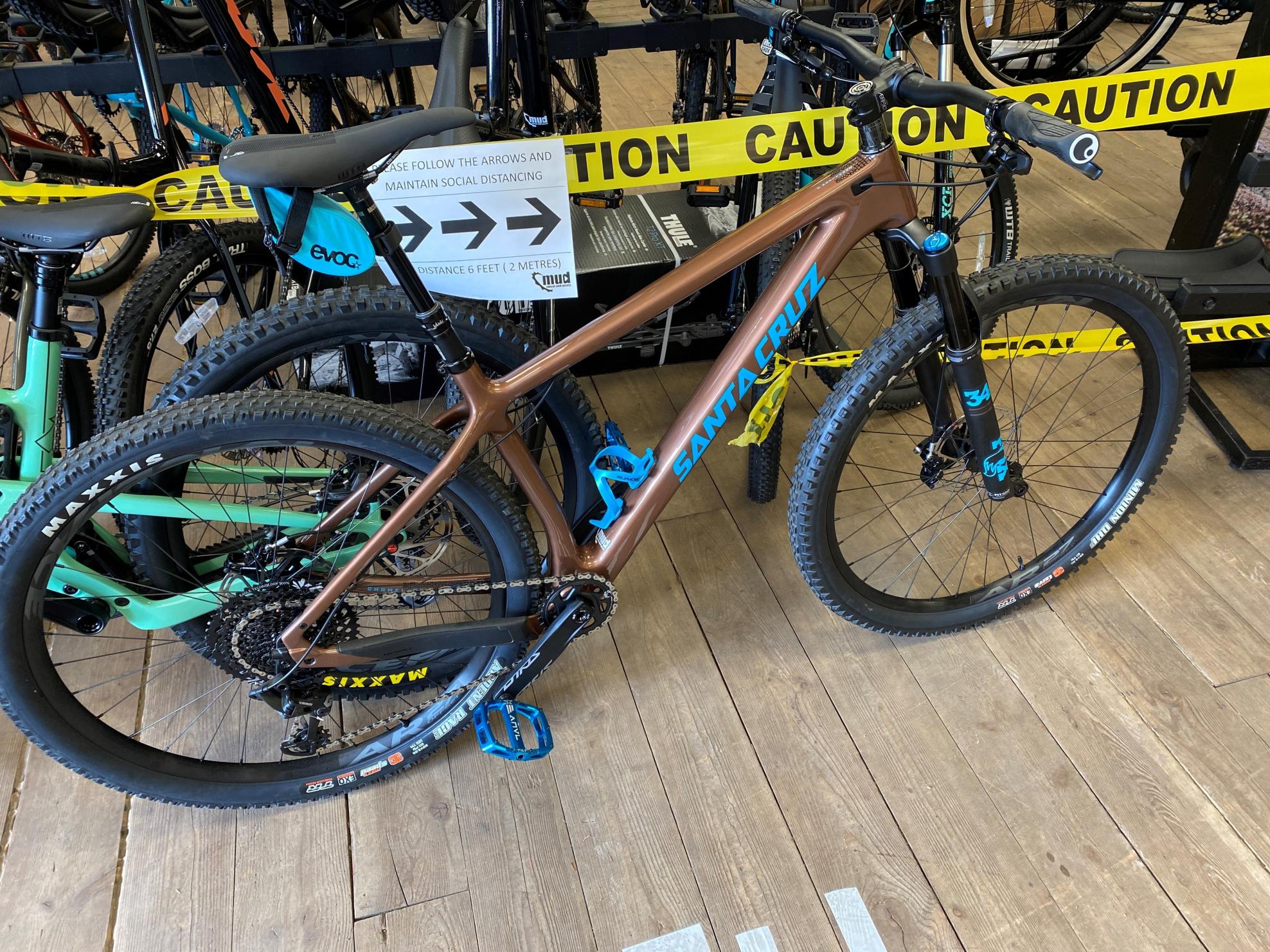 2020 Santa Cruz Chameleon Carbon - S series Brown and Blue