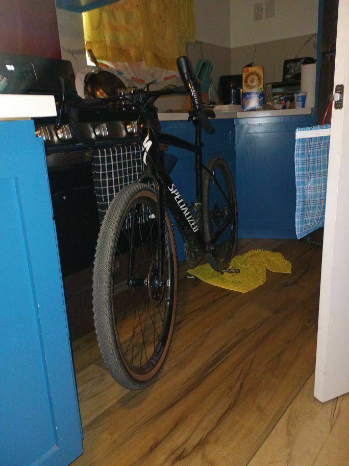 2020 Specialized Diverge Black