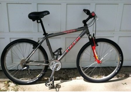 2000 Trek 6000  Silver or Gray and Red