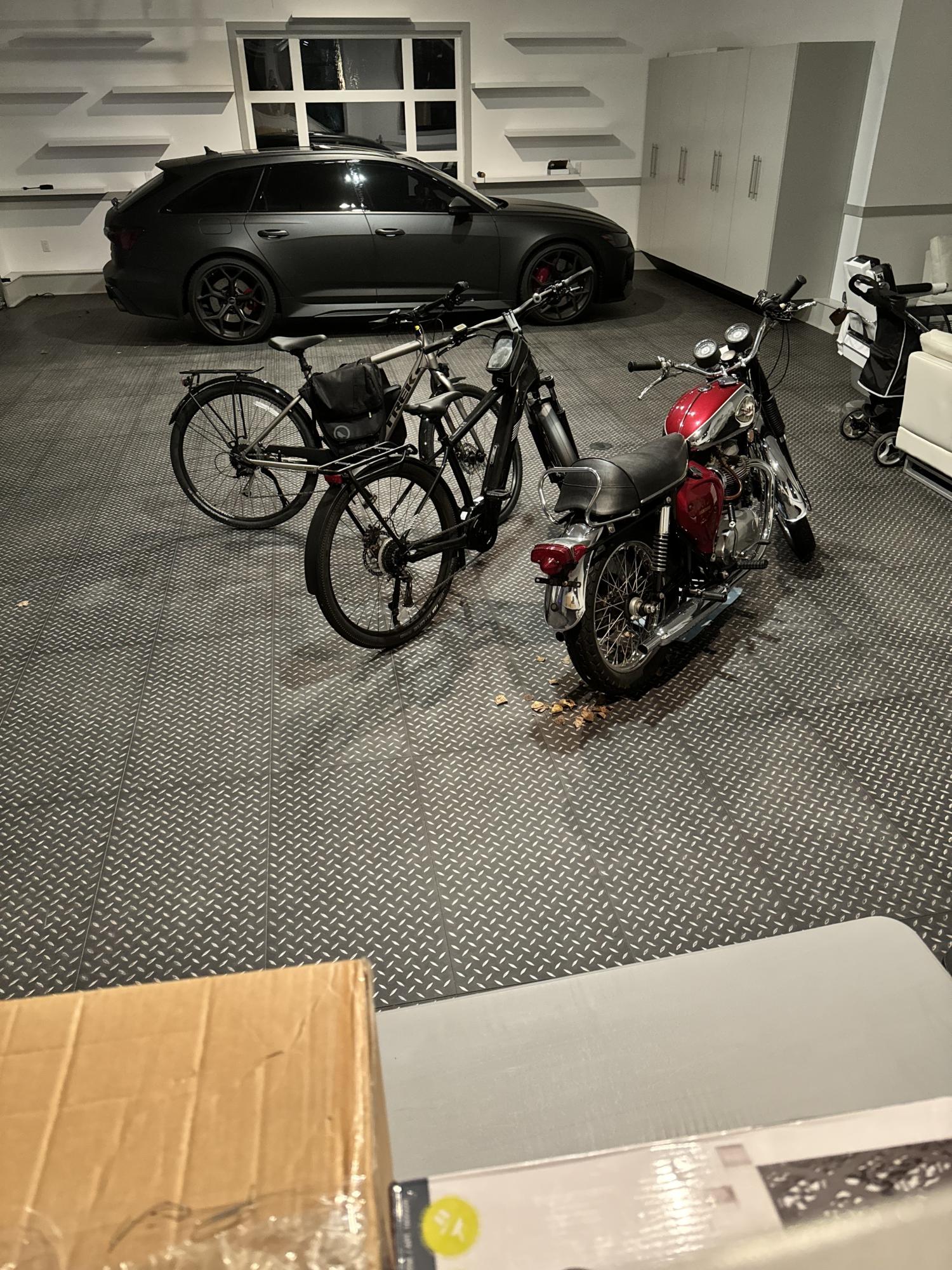 2021 Cannondale Silver, gray or bare metal