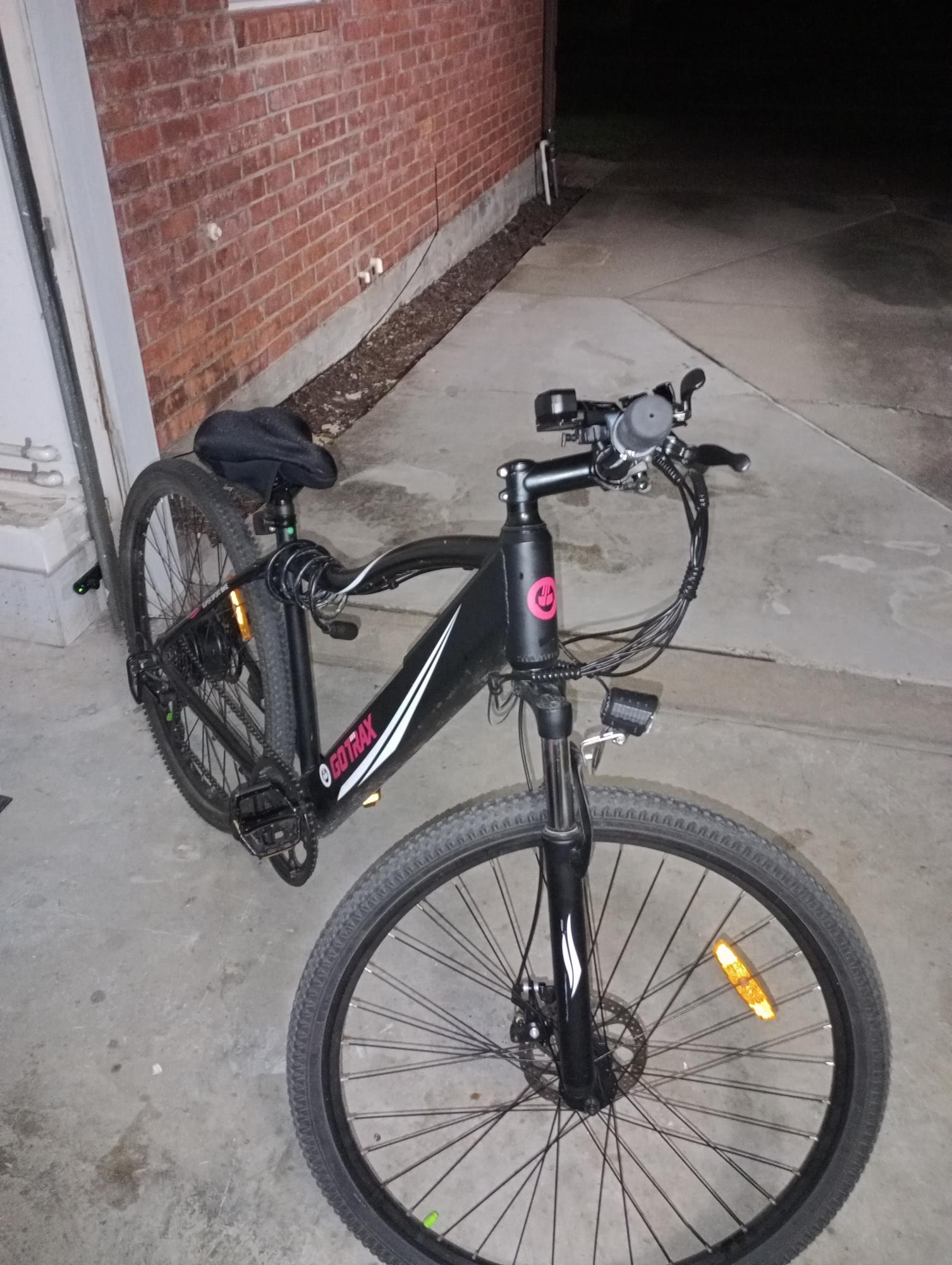 2024 GOTRAX Alpha xl Black and Red