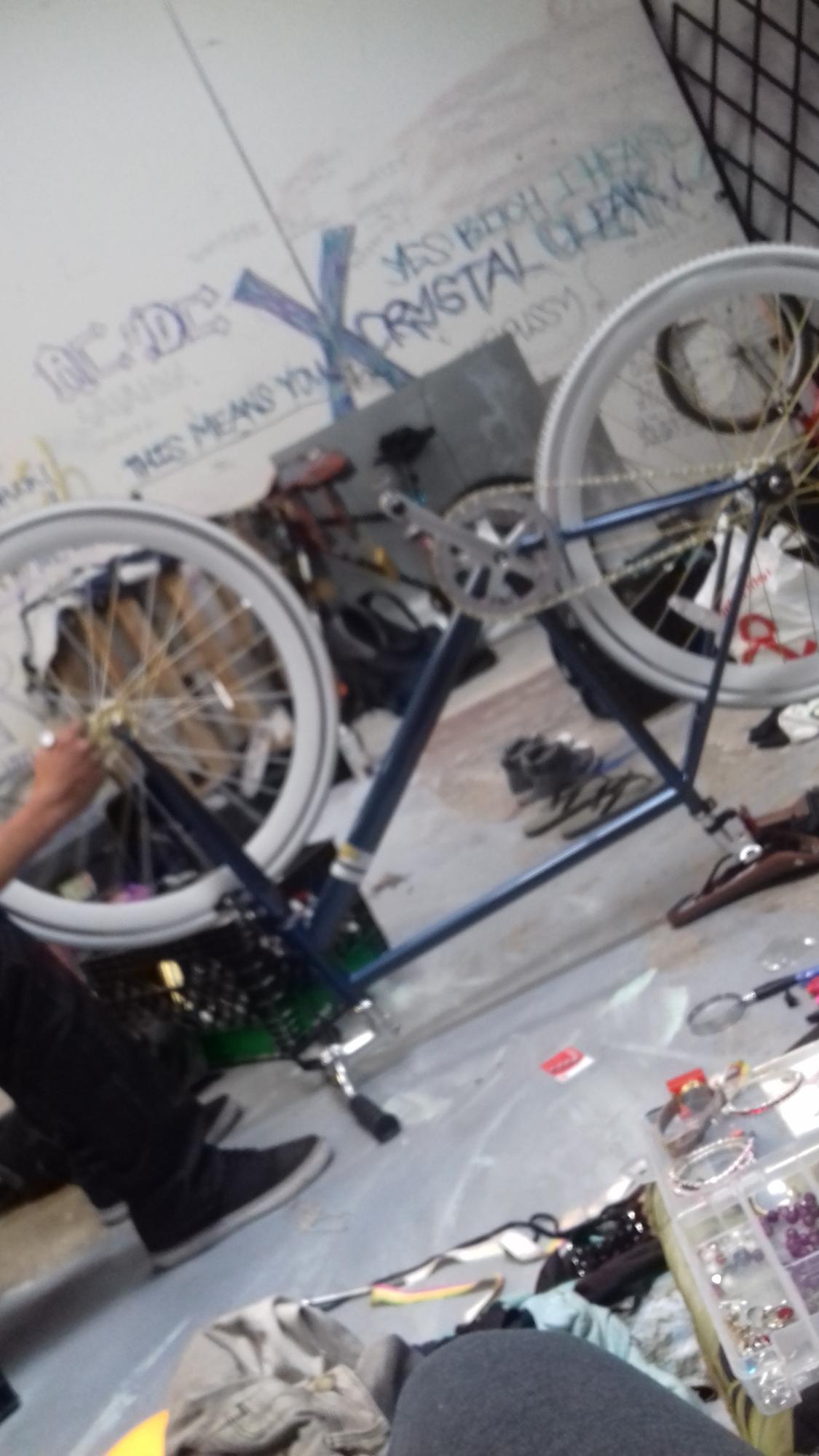 2017 Sloe Sole Blue and White