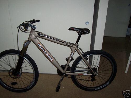 Mongoose Masher  Black