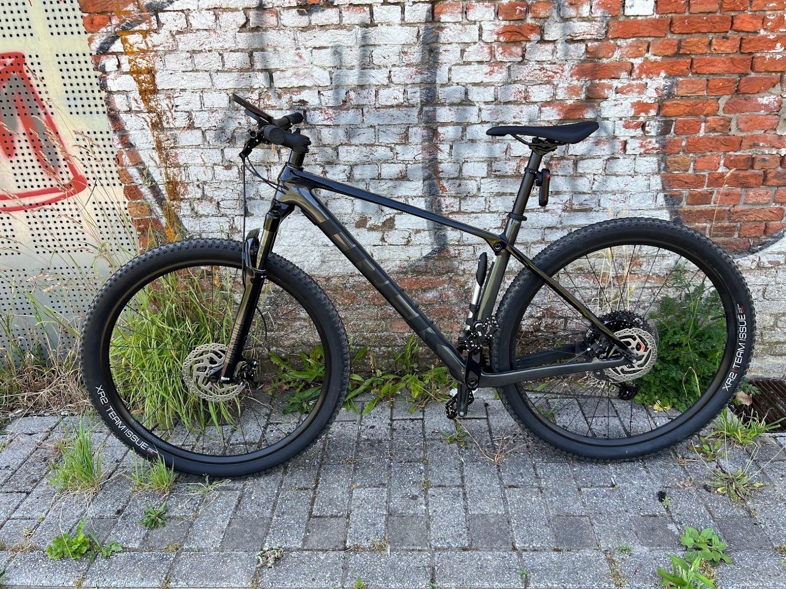 2022 Trek Procaliber 9.5 Silver, gray or bare metal