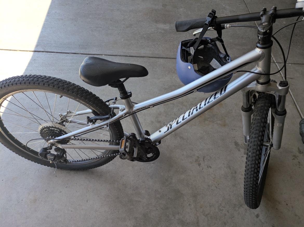 Specialized Silver, gray or bare metal