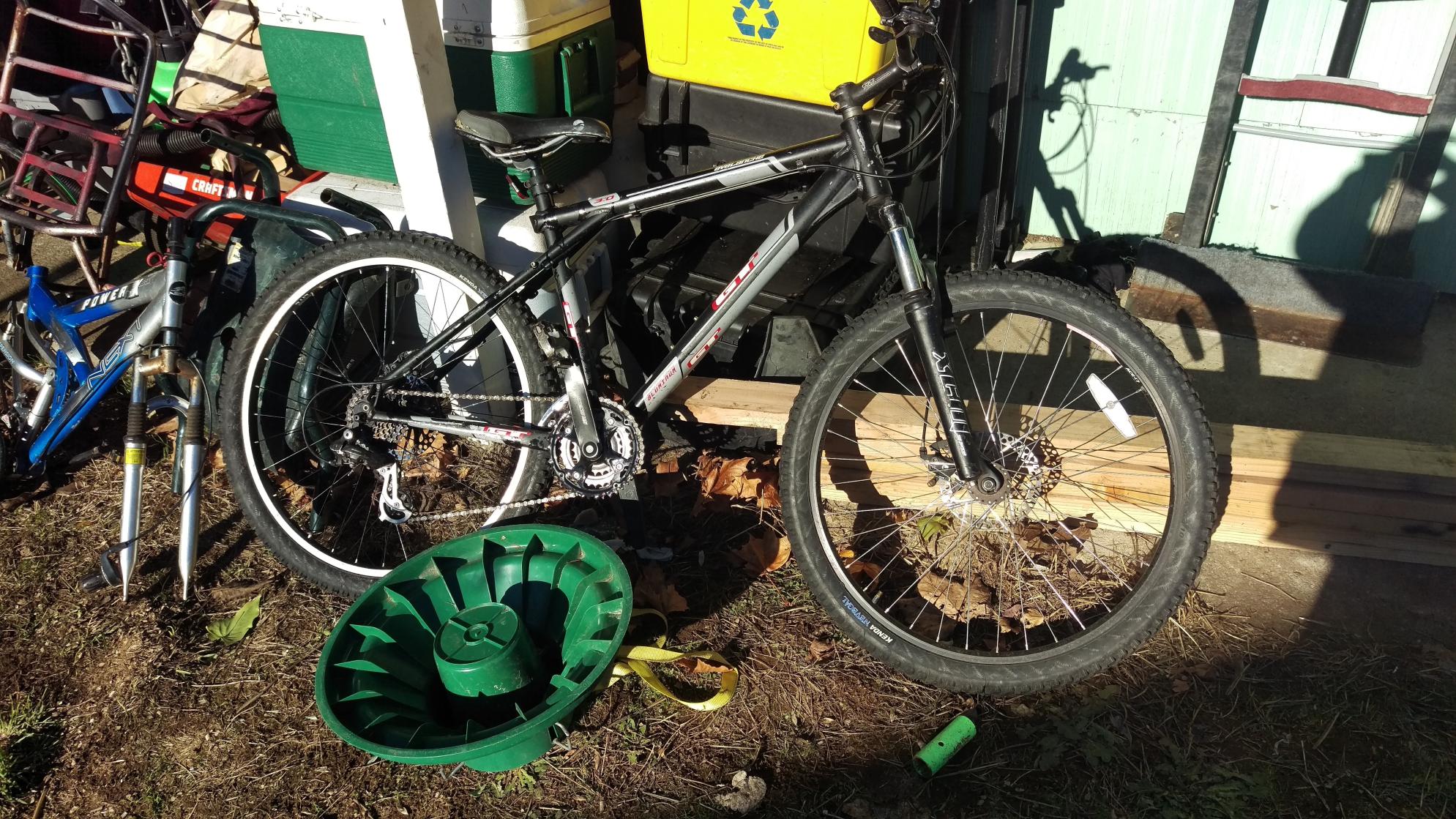 2012 GT Bicycles Avalanche Black, Silver or Gray, and White