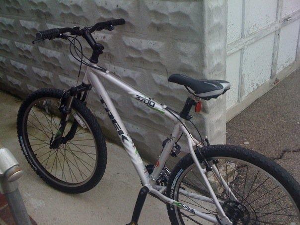 2009 Trek 3700  Black