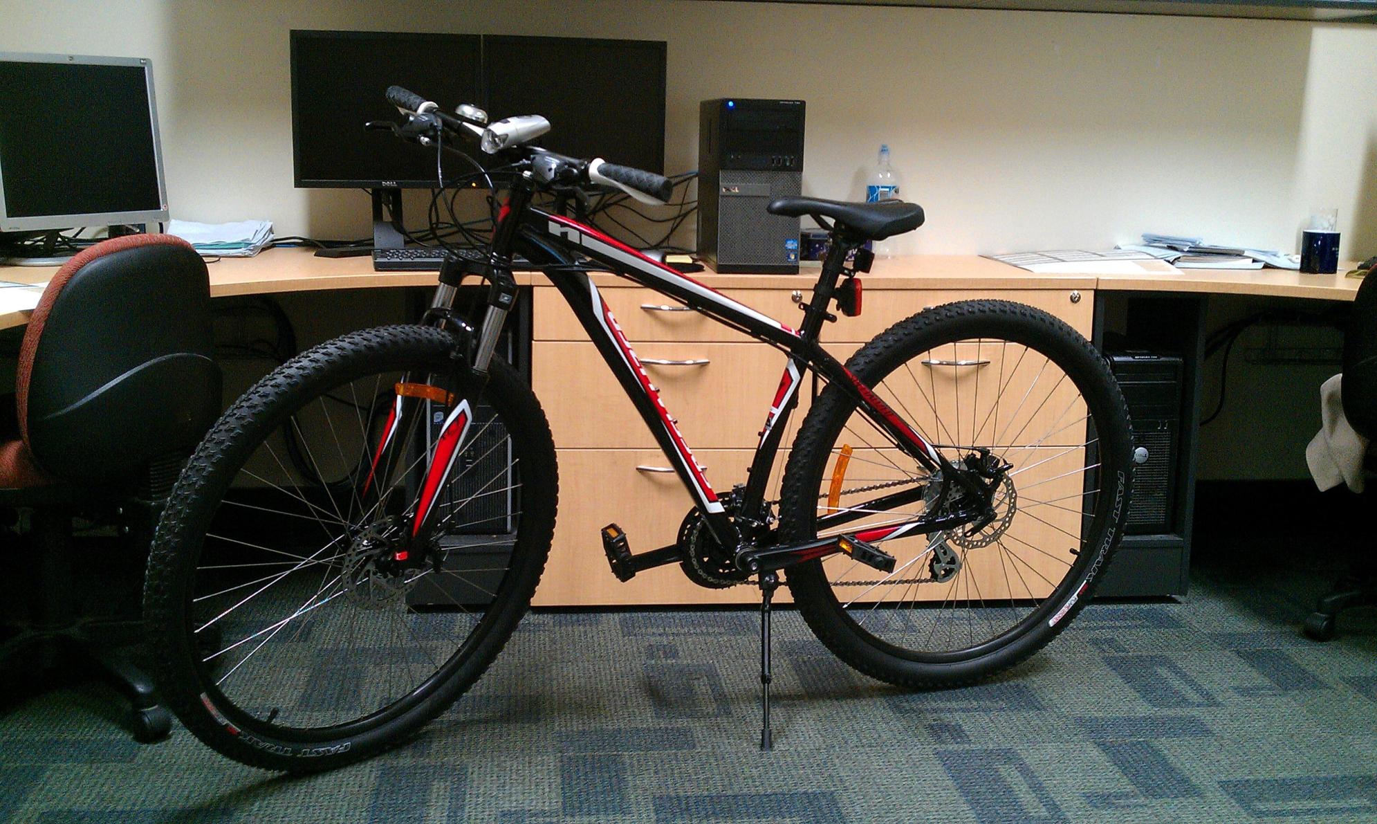 2014 Specialized Hardrock Disc 29 Red, Black, and White